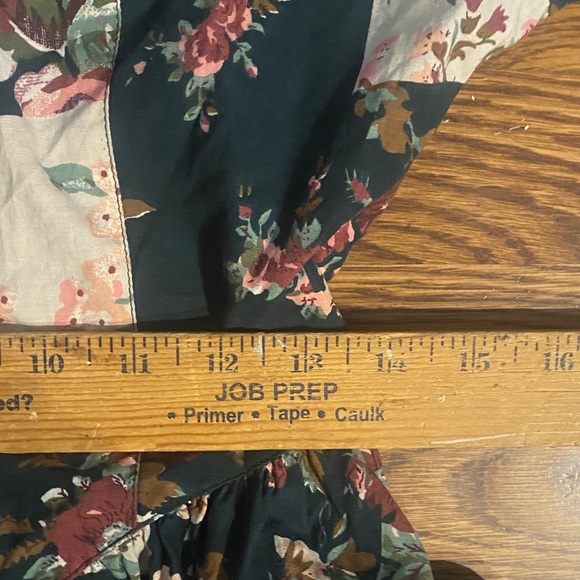 Floral Patchwork Maxi Dress with Puff Sleeves size 6 - Picture 4 of 11